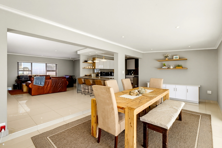4 Bedroom Property for Sale in Pearl Marina Western Cape